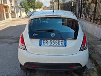 Usata Lancia Ypsilon 80 CV (58 kW) 2013 Bianco Utilitaria