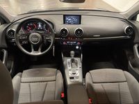 Usata Audi A3 Sportback Sport 116 CV (85 kW) 2019 Blu Utilitaria