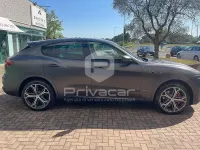 Begagnad Maserati Levante 250 HK (183 kW) 2020 Grå SUV