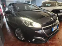 Usata Peugeot 208 Allure 100 CV (73 kW) 2017 Blu Utilitaria