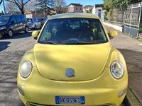 Begagnad VW New Beetle 90 HK (66 kW) 1999 Gul Halvkombi