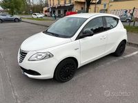 Usata Lancia Ypsilon Gold 69 CV (50 kW) 2013 Bianco Utilitaria