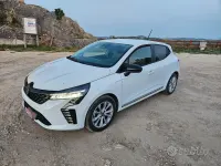 Usata Renault Clio V 100 CV (73 kW) 2024 Bianco Berlina
