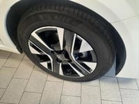 Usata Peugeot 208 Allure 101 CV (74 kW) 2025 Bianco santorini Utilitaria