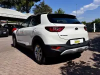 Usata Kia Stonic Style 101 CV (74 kW) 2018 Bianco SUV