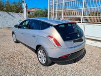 Usata Lancia Delta 120 CV (88 kW) 2011 Argento Utilitaria