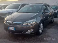 Usata Opel Astra Cosmo 125 CV (91 kW) 2012 Grigio Station wagon