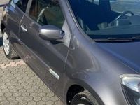 Usata Renault Clio III 75 CV (55 kW) 2010 Grigio Berlina