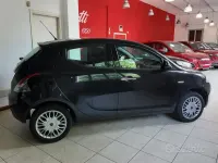 Usata Lancia Ypsilon Gold 69 CV (50 kW) 2018 Nero Utilitaria