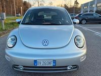 Usata VW New Beetle 102 CV (75 kW) 2001 Argento Utilitaria