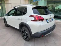 Usata Peugeot 2008 Allure 110 CV (80 kW) 2019 Bianco metallizzato SUV