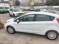 Usata Ford Fiesta 90 CV (66 kW) 2010 Bianco Utilitaria