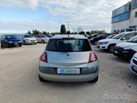 Usado Renault Mégane II Sportway 100 CV (73 kW) 2006 Gris Berlina