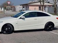 Usata Mercedes E220 170 CV (125 kW) 2010 Bianco Coupé