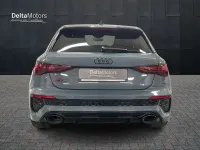 Usata Audi RS3 Sportback 400 CV (294 kW) 2022 Grigio metallizzato Utilitaria
