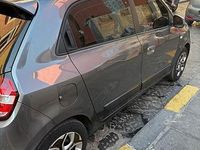 Usado Renault Twingo 69 CV (50 kW) 2019 Gris Utilitario