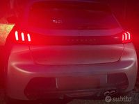 Usata Peugeot 208 GT-line 131 CV (96 kW) 2022 Grigio Utilitaria