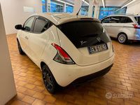 Usata Lancia Ypsilon 95 CV (69 kW) 2012 Bianco Utilitaria