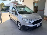 Usata Ford Transit Courier 75 CV (55 kW) 2017 Argento Furgone