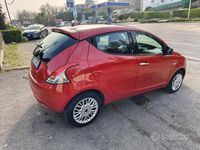Gebraucht Lancia Ypsilon Platinum 69 PS (50 kW) 2016 Rot Kleinwagen