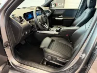 Usata Mercedes GLB200 150 CV (110 kW) 2020 Grigio SUV