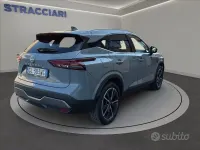 Usata Nissan Qashqai Tekna 140 CV (102 kW) 2023 Grigio pastello SUV