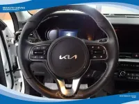 Käytetty Kia e-Niro 150 kW (204 HP) 2022 Valkoinen Katumaasturi