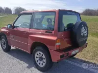 Usata Suzuki Vitara 96 CV (70 kW) 1996 Rosso SUV