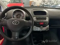 Usata Toyota Aygo Connect Style 68 CV (50 kW) 2012 Rosso Utilitaria