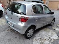 Usata Toyota Yaris 68 CV (50 kW) 2002 Grigio Berlina