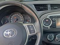 Usata Toyota Yaris 68 CV (50 kW) 2013 Grigio Berlina