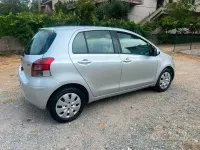 Usata Toyota Yaris 90 CV (66 kW) 2010 Grigio Utilitaria