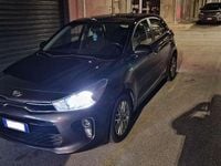 Usata Kia Rio 84 CV (61 kW) 2019 Grigio Berlina