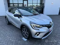 Usata Renault Captur Techno 101 CV (74 kW) 2023 Grigio SUV