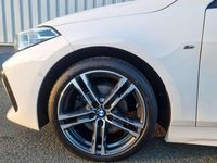 Usata BMW 118 140 CV (102 kW) 2019 Bianco Utilitaria