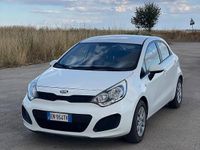 Usata Kia Rio 75 CV (55 kW) 2013 Bianco Utilitaria