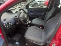 Usata Lancia Ypsilon Silver 69 CV (50 kW) 2024 Rosso Utilitaria