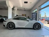 Usata Porsche 992 385 CV (283 kW) 2020 Grigio chiaro Coupé