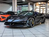Usata Ferrari SF90 999 CV (734 kW) 2022 Nero Cabrio