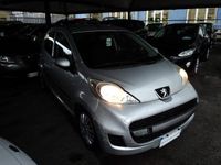 Usata Peugeot 107 68 CV (50 kW) 2010 Argento Utilitaria