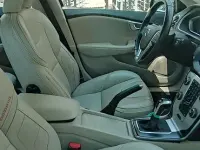Usata Volvo V40 150 CV (110 kW) 2016 Blu Berlina