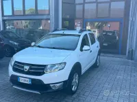 Usata Dacia Sandero Prestige 90 CV (66 kW) 2014 Bianco Berlina