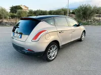Usata Lancia Delta 190 CV (139 kW) 2011 Marrone Utilitaria