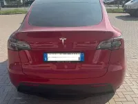 Usata Tesla Model Y RWD 88 kW (120 CV) 2023 Rosso SUV