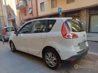 Usata Renault Scénic XMOD 110 CV (80 kW) 2011 Bianco Monovolume