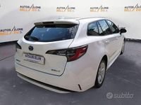 Usata Toyota Corolla Business Edition 122 CV (89 kW) 2021 Bianco pastello Station wagon