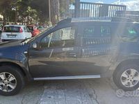 Usata Dacia Duster Lauréate 110 CV (80 kW) 2015 Grigio SUV