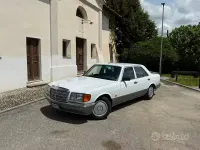 Usata Mercedes 300 SE 188 CV (138 kW) 1986 Giallo Berlina