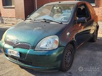 Usata Toyota Yaris 68 CV (50 kW) 2002 Verde Utilitaria