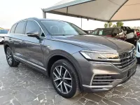 Usata VW Touareg Elegance 286 CV (210 kW) 2023 Grigio SUV